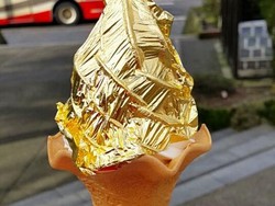 Coba Kuliner Fancy dari Jepang, Es Krim Emas!