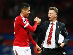 Jasa Van Gaal di Mata Smalling