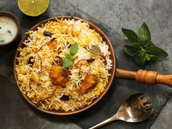 Berbuka Nikmat dengan Nasi Biryani dan Dal Tadka di Baharat