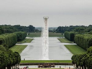 Istana Versailles Prancis Punya Air Terjun Melayang di Udara