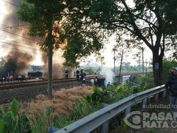 Kabel Sinyal Terbakar Gara-gara Tawuran Warga, KRL Cakung-Bekasi Terganggu
