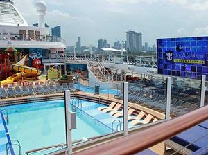 Lengkap! 6 Fasilitas Keren di Kapal Pesiar Ovation of The Seas