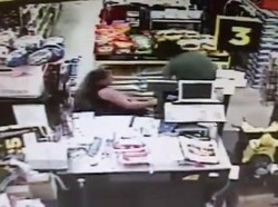 Video Ibu Lindungi Anak dari Penculik Ramai di Facebook