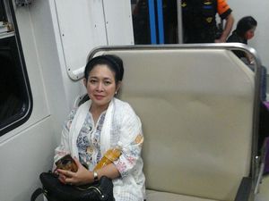 Ziarah ke Makam Soeharto, Titiek Naik Kereta Ekonomi