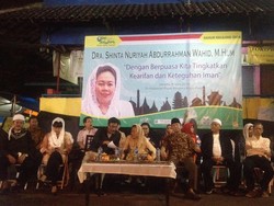 Dicurhati Warga, Djarot Janjikan Renovasi Kantor Kelurahan Hingga Pasar