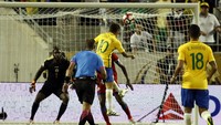 Lucas Lima menanduk bola yang berbuah gol ke gawang Haiti di menit ke-67. Kim Klement/Reuters/detikFoto.