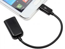 Charge Ponsel di Fasilitas Pengisian Baterai Bandara, Amankah?