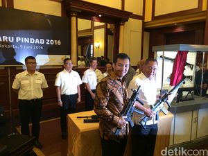 Pindad Luncurkan 4 Senjata Baru, Mulai Untuk Militer Sampai Olahraga Pindad Luncurkan 4 Senjata Baru, Mulai Untuk Militer Sampai Olahraga
