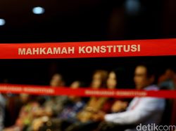 2 Hakim MK: Pasal PHK-Upah Buruh di UU Ciptaker Harus Dibatalkan! 2 Hakim MK: Pasal PHK-Upah Buruh di UU Ciptaker Harus Dibatalkan!