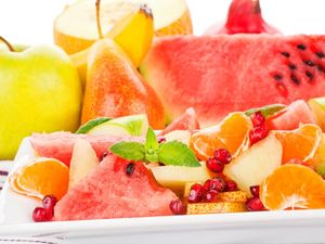 Beda Warna, Beda Pula Kandungan Nutrisi dari Buah dan Sayur Ini