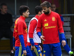 Pique Doakan Bartra Sukses di Dortmund