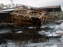 Rob Terjang Desa di Pantai Jayanti Cianjur, 6 Rumah Rusak