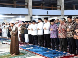 Bagaimana Sejarah Pelaksanaan Salat Tarawih Secara Berjamaah?