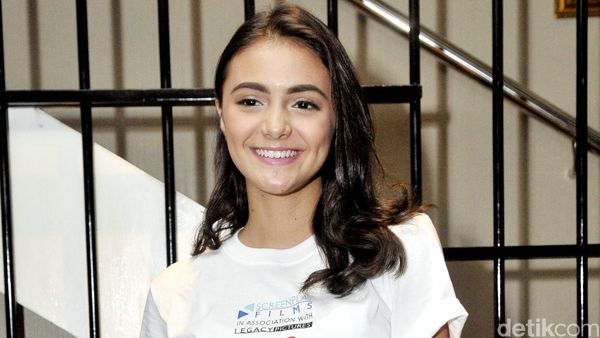 Si Cantik Amanda Rawles yang Curi Perhatian Para Cowok