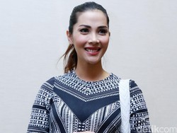 Kisah Nadia Mulya Mengatasi Bayinya yang Bingung Puting