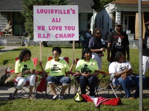 Ingin Lihat Peti Jenazah Muhammad Ali, Warga Padati Jalanan Kota Louisville