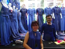 Gamis dan Tunik Denim Ala Anna Zeal Banyak Diburu Jelang Ramadhan