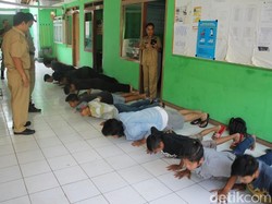 Camat Leuwiliang akan Terus Gelar Razia, Hukum Push Up bagi yang Tepergok Makan