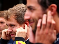 Vettel Tak Keberatan Setim dengan Ricciardo Lagi