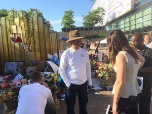 Dahlan Iskan Hadiri Prosesi Pemakaman Muhammad Ali