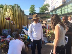 Dahlan Iskan Hadiri Prosesi Pemakaman Muhammad Ali