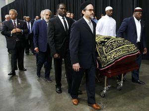 Jenazah Muhammad Ali Disalatkan