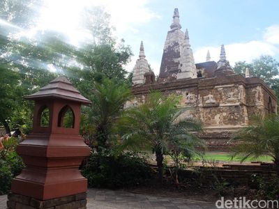 Jelajah Tenangnya Kuil Tujuh Pagoda di Chiang Mai