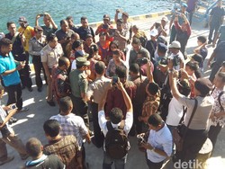 Menteri Susi: Di Larantuka Laut Biru Jernih, di Jakarta Lautnya Warna Cokelat