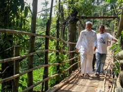 Ke Pasar Baru Bareng Setnov, Bupati Dedi Dikira Gubernur Jabar