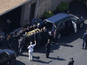 Prosesi Dimulai, 17 Kendaraan Kawal Peti Jenazah Muhammad Ali