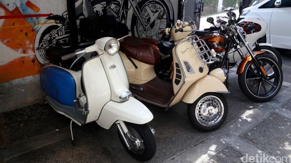 Melihat Koleksi Mahal Omesh, Pernak-pernik Liverpool hingga Moge