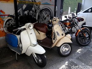 Melihat Koleksi Mahal Omesh, Pernak-pernik Liverpool hingga Moge Melihat Koleksi Mahal Omesh, Pernak-pernik Liverpool hingga Moge