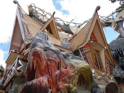 Intip Jeroan Crazy House, Penginapan Aneh yang Bikin Tamunya Berimajinasi Liar