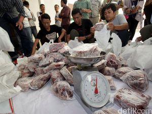 Pasar Daging Murah di DPR