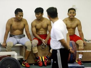 Menyiasati Program Latihan Pelatnas Angkat Besi di Bulan Puasa