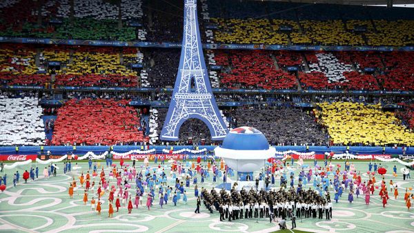 Meriahnya Pembukaan Piala Eropa 2016