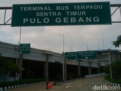 Sopir Angkot Senang di Terminal Pulogebang: Enak, di Sini Bebas Pungli