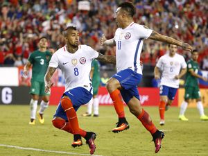 Penalti Vidal di Injury Time Bawa Chile Tundukkan Bolivia