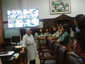 Dikunjungi Pelajar Muntilan, Risma Berpesan Agar Tak Mudah Menyerah