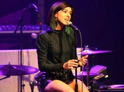 Adam Levine Akan Biayai Pemakaman Christina Grimmie