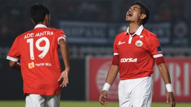 Bambang Pamungkas belum satu pun mencetak gol musim ini. Namun, ia dianggap mampu memotivasi rekan-rekan setim. (