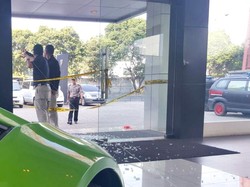Proyektil Ditemukan di Lokasi Penembakan Showroom Lamborghini