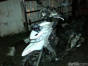 6 Bal Mercon di Depok Meledak, Motor Pedagang Petasan Hangus