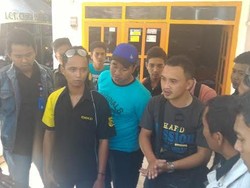 Puluhan Kru Kapal LCT Cipta Harapan Tuntut Gaji yang Belum Dibayarkan