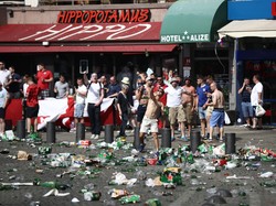 Buntut Kerusuhan Suporter, Prancis Batasi Peredaran Minuman Beralkohol