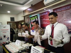 Polisi Tangkap Penjual Software Microsoft Windows Bajakan di Glodok