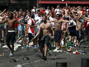 Euro 2024: Jerman Waspada Bentrok Hooligans di Laga Serbia Vs Inggris Euro 2024: Jerman Waspada Bentrok Hooligans di Laga Serbia Vs Inggris