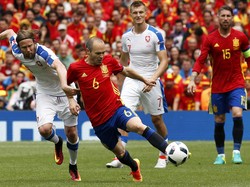 Pertahanan Rapat Ceko Bikin Spanyol Frustrasi