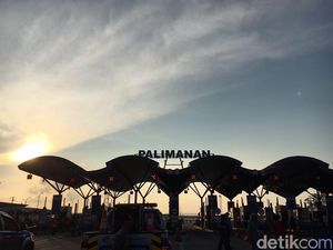 Sudah Muncul Antrean 2 KM Kendaraan di Gerbang Tol Palimanan