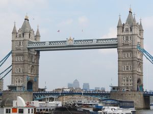 Listrik di London Padam, Jadwal Kereta Terganggu